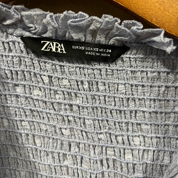 Zara size XS sky blue polka‎ dot short sleeve blouse in excellent condition - Picture 4 of 8